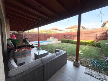 Arriendo Mensual / Casa / Colina