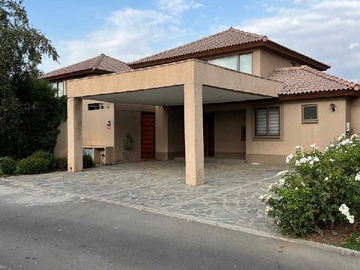Arriendo Mensual / Casa / Colina