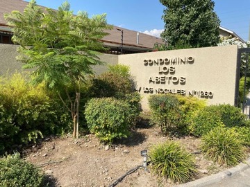 Arriendo Mensual / Casa / Colina