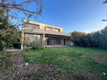 Arriendo Mensual / Casa / Colina