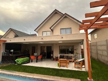 Arriendo Mensual / Casa / Colina