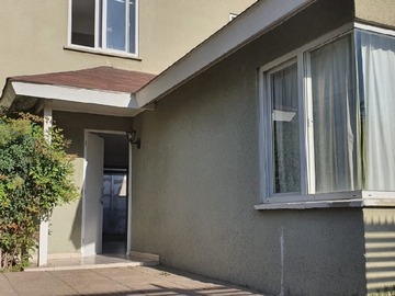 Arriendo Mensual / Casa / Colina