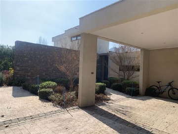 Arriendo Mensual / Casa / Colina