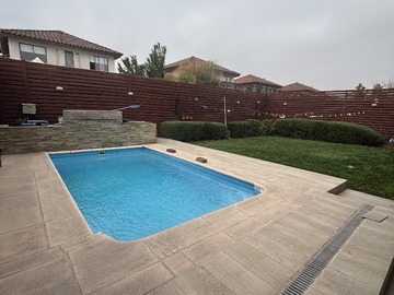 Arriendo Mensual / Casa / Colina