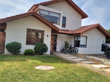 Arriendo Mensual / Casa / Colina