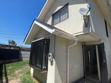 Arriendo Mensual / Casa / Colina