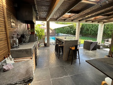 Arriendo Mensual / Casa / Colina