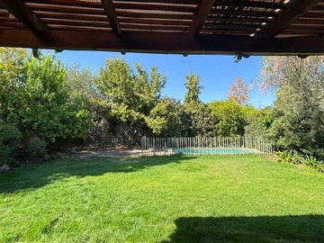 Arriendo Mensual / Casa / Colina