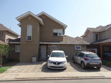 Arriendo Mensual / Casa / Colina