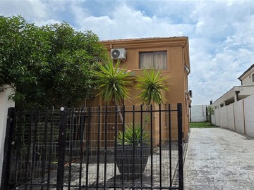 Arriendo Mensual / Casa / Colina