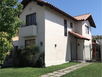 Arriendo Mensual / Casa / Colina