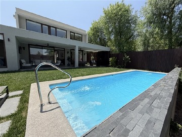 Arriendo Mensual / Casa / Colina