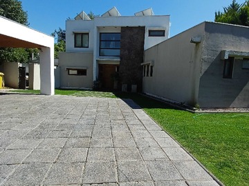 Arriendo Mensual / Casa / Colina