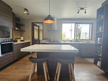 Arriendo Mensual / Casa / Colina