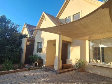 Arriendo Mensual / Casa / Colina