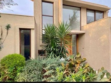 Arriendo Mensual / Casa / Colina