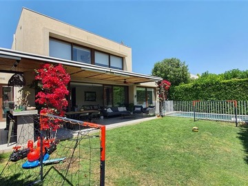 Arriendo Mensual / Casa / Colina