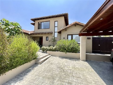 Arriendo Mensual / Casa / Colina