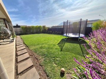 Arriendo Mensual / Casa / Colina