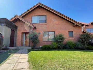 Arriendo Mensual / Casa / Colina