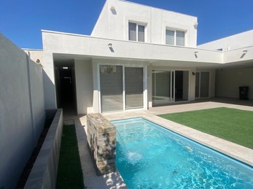 Arriendo Mensual / Casa / Colina