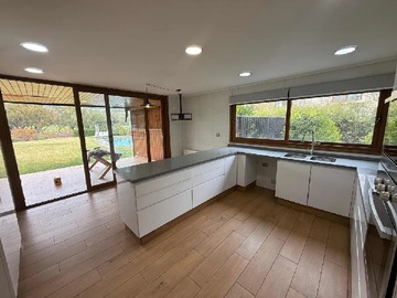 Arriendo Mensual / Casa / Colina