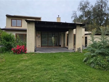 Arriendo Mensual / Casa / Colina