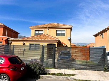 Arriendo Mensual / Casa / Colina