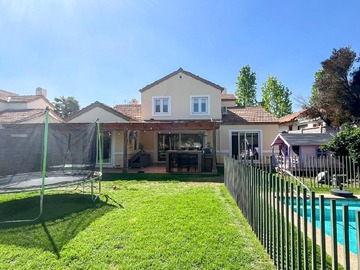 Arriendo Mensual / Casa / Colina