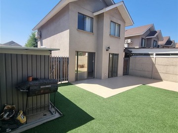 Arriendo Mensual / Casa / Colina