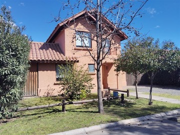 Arriendo Mensual / Casa / Colina