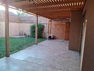 Arriendo Mensual / Casa / Colina