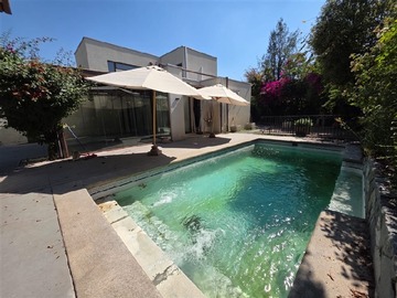 Arriendo Mensual / Casa / Colina