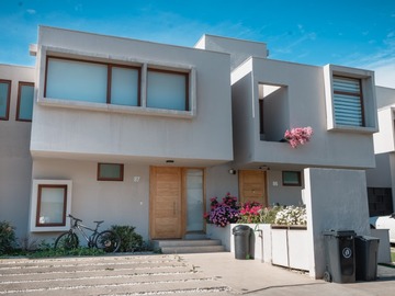Arriendo Mensual / Casa / Colina