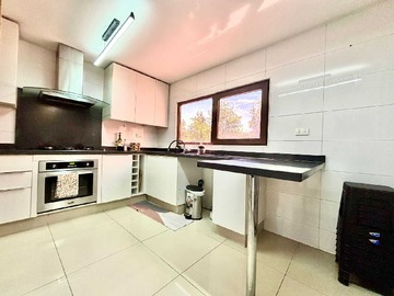 Arriendo Mensual / Casa / Colina