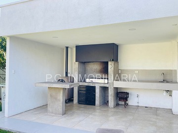 Arriendo Mensual / Casa / Colina