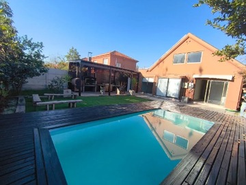 Arriendo Mensual / Casa / Colina