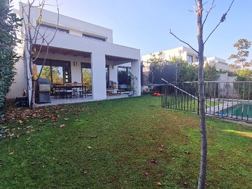 Arriendo Mensual / Casa / Colina