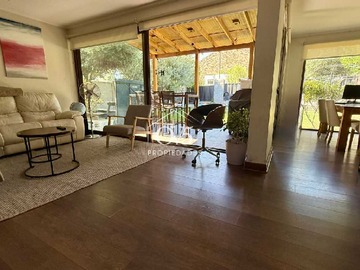 Arriendo Mensual / Casa / Colina