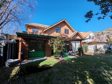 Arriendo Mensual / Casa / Colina