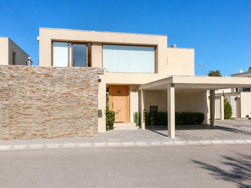 Arriendo Mensual / Casa / Colina