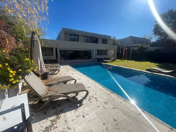 Arriendo Mensual / Casa / Colina