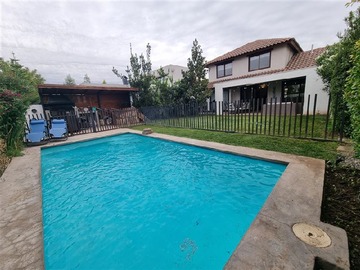 Arriendo Mensual / Casa / Colina