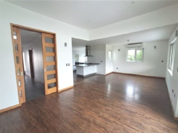 Arriendo Mensual / Casa / Colina