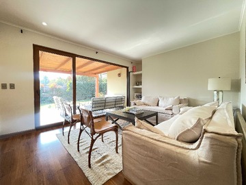 Arriendo Mensual / Casa / Colina