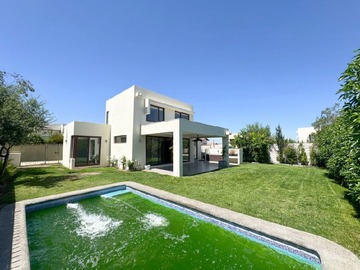 Arriendo Mensual / Casa / Colina