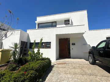 Arriendo Mensual / Casa / Colina