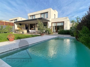 Arriendo Mensual / Casa / Colina