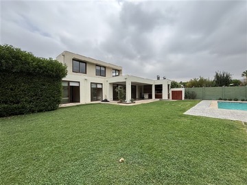 Arriendo Mensual / Casa / Colina