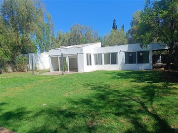 Arriendo Mensual / Casa / Colina